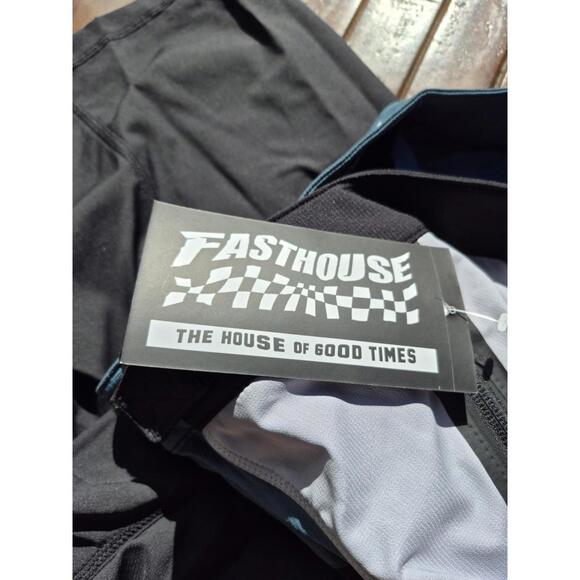 Fasthouse Crossline 2.0 Mountain Bike Shorts Silver Black Size 40 New $100 MSRP - Picture 5 of 9